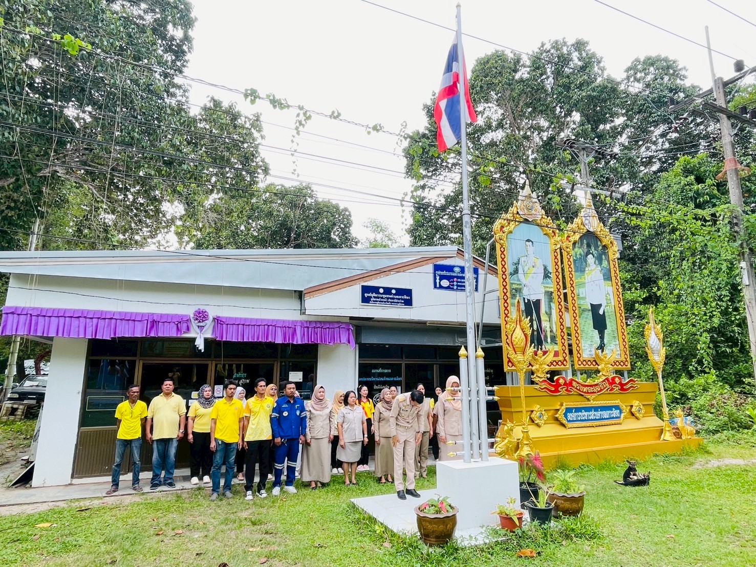 กิจกรรมเข้าแถวเคารพธงชาติ เชิญธงชาติไทย ร้องเพลงชาติไทยพร้อมกัน เพื่อเสริมสร้างจิตสำนึกต่อสถาบันชาติ ศาสนา พระมหากษัตริย์และการเป็นข้าราชการที่ดี ประจำเดือนกันยายน 2568
