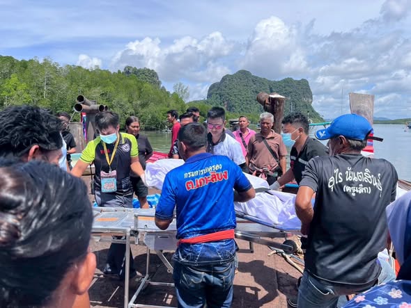 ภารกิจตามหาผู้สูญหายจากการจมน้ำ ซึ่งได้รับแจ้งมีคนจมน้ำบริเวณหาดยาว หมู่ 6 ตำบลเกาะลิบง อำเภอกันตัง จังหวัดตรัง
